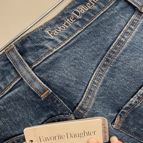 NWT FAVORITE DAUGHTER Valentina Cuffed Super High Rise Straight Jean - Size 24 - Picture 9 of 9